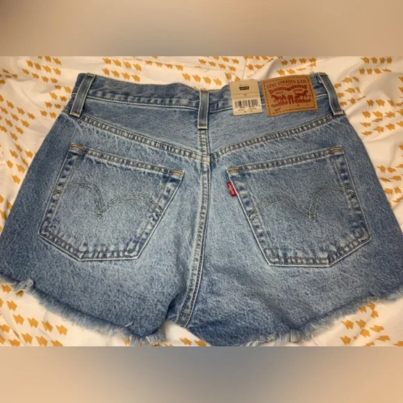 Levi’s 501 High Rise Shorts W28 NWT Distressed Raw Hem 100% Cotton - Picture 4 of 5